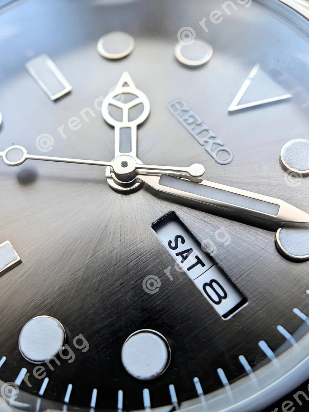 37mm Seiko Men's  Mod Dress Watch Day/Date Gray Dial